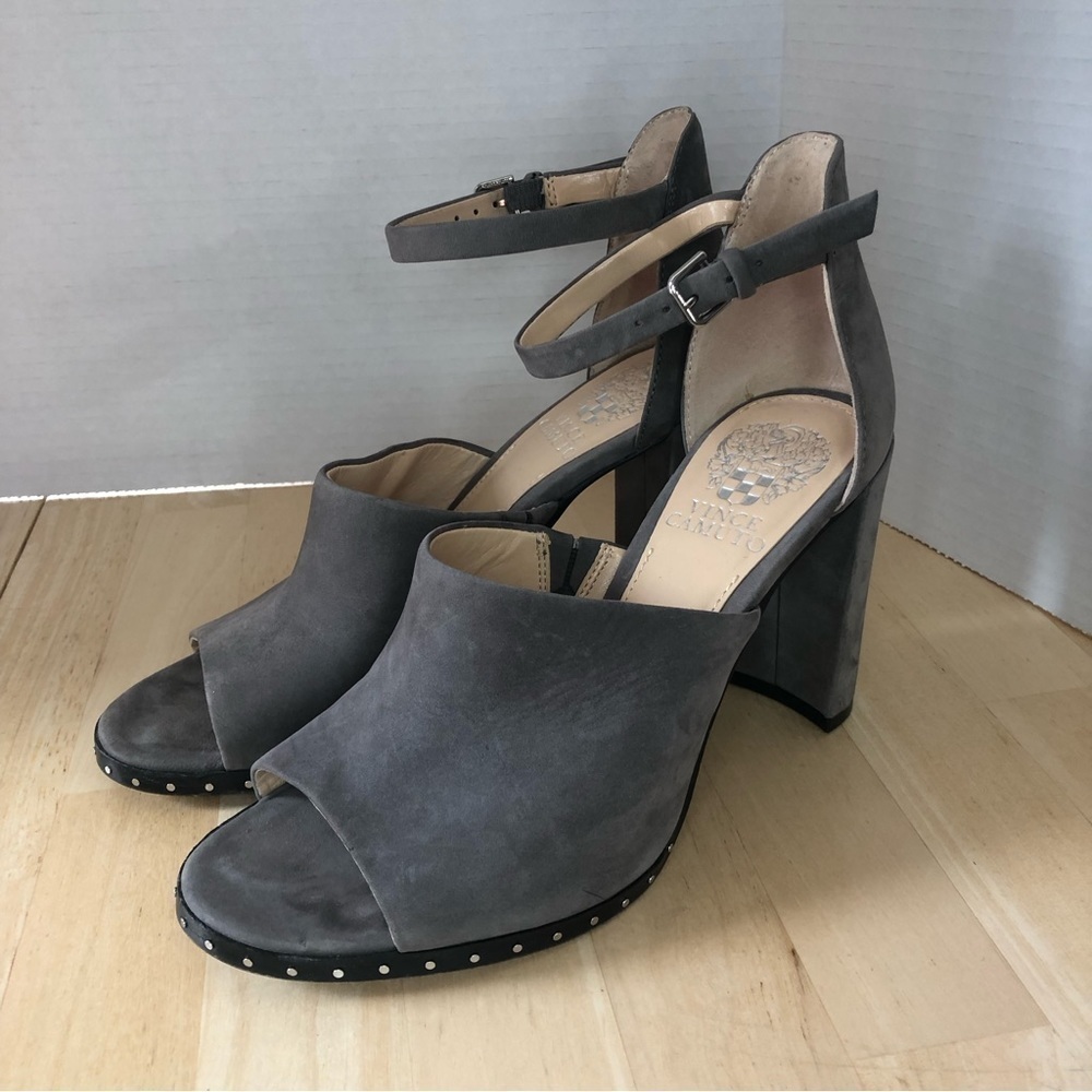 Vince Camuto Jilley Suede Sandals/Size 7M